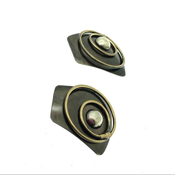 Modernist Geometric Trapezoid Earrings - Mixed Metals Textured Vintage Jewelry - Picture 4 of 12